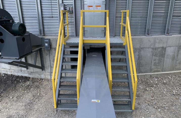 Access stairs and platform to grain storage bin